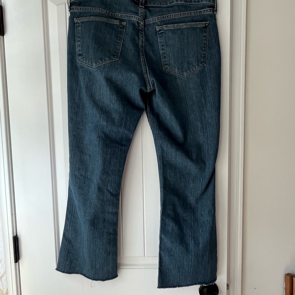 Old Navy The Flirt Bootcut Jeans Women's Sz 14S Blue 5-Pocket Low Rise, Raw Hem - Picture 9 of 9